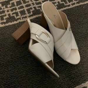 Andrew Geller women sandals size 9.5